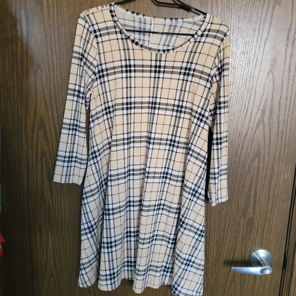 Preppy Black and Beige Plaid Polyester Swing Dress Size Medium